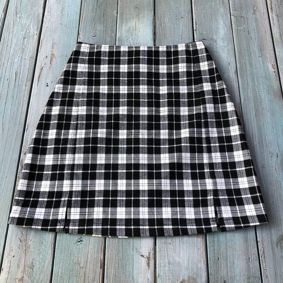 NWOT Brandy Melville Black and White Cara Skirt - Picture 3 of 7